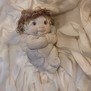 Dreamsicle Minature Cherub Angel Figurine  Vintage Plaster, 2"